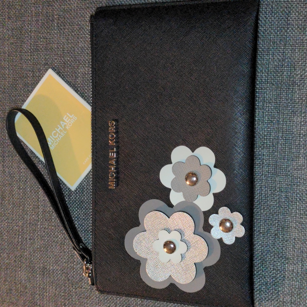 Michael Kors wristlet